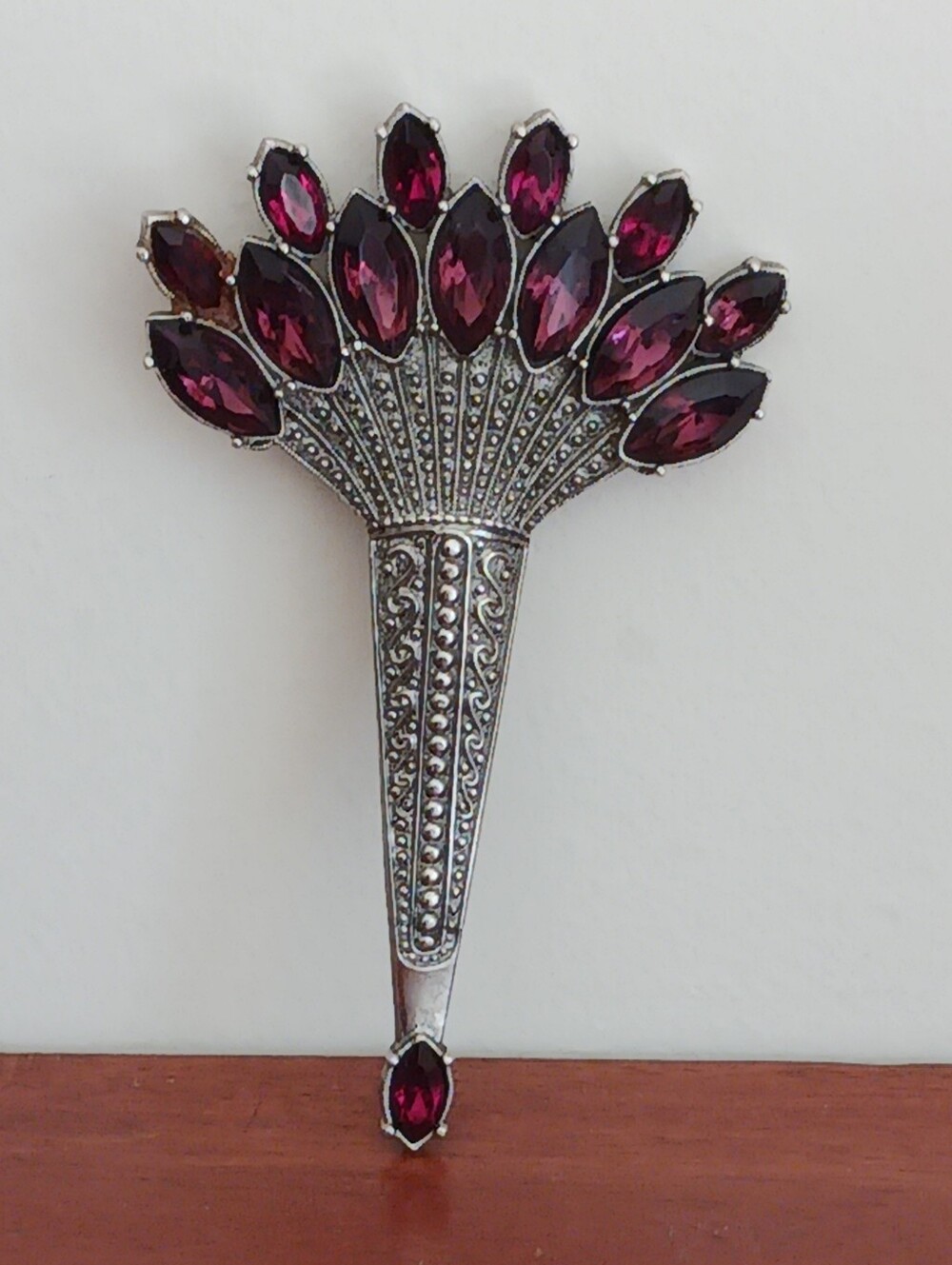 Vintage Art Deco Revival Fan Brooch / PIN